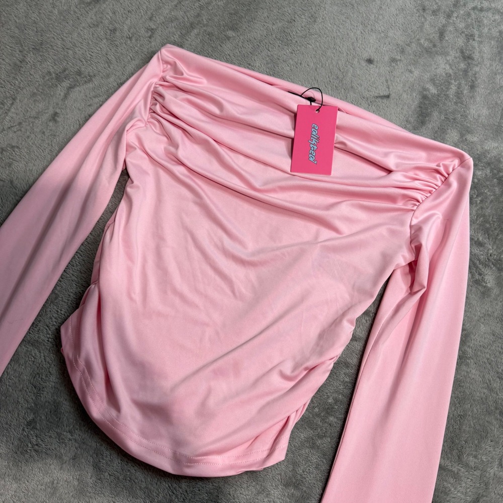 NEW Edikted S14921 Light Pink Ruched Off Shoulder Bell Sleeve Top Small - Picture 2 of 8